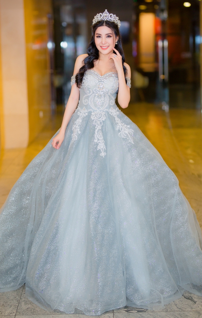 dien vien a hau bang khue xinh dep rang ro tai su kien