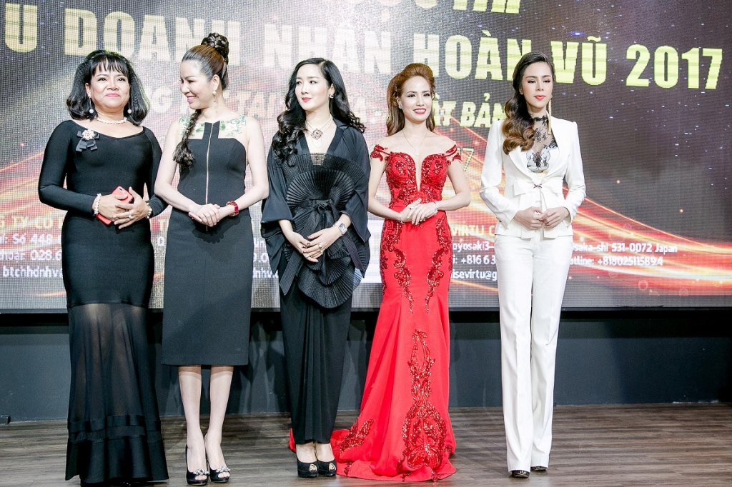 a hau to uyen thanh lich di du su kien