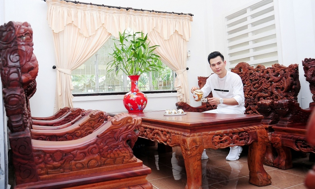 ghe tham nha vuon dep nhu resort cua ca si lam hung