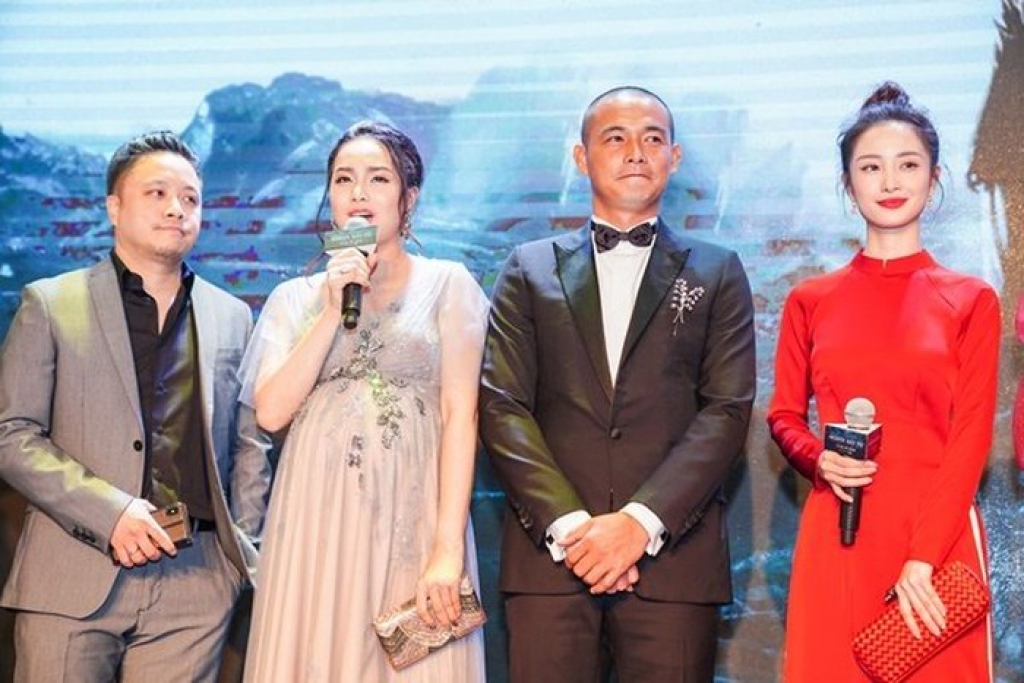 nguoi bat tu ra mat hoanh trang chinh thuc he lo cau chuyen tam linh ky bi