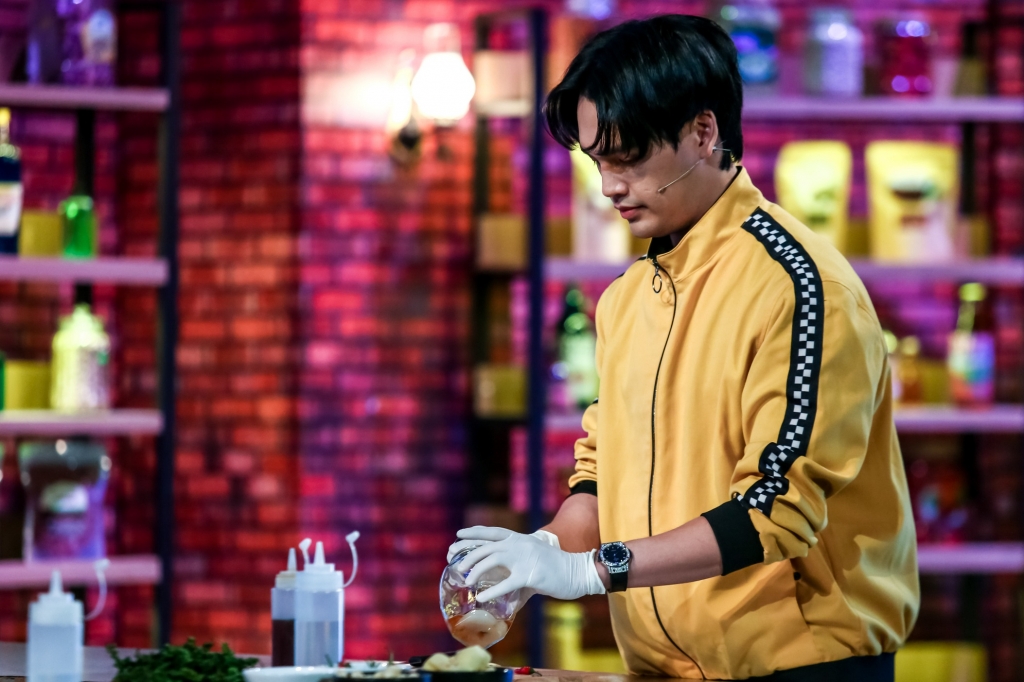 nguyen tran trung quan lap ky luc tai sieu sao am thuc