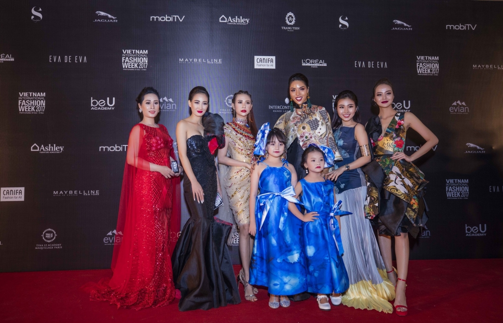 miss tourism lien phuong hoa nu than ai cap tren tham do thoi trang ha noi