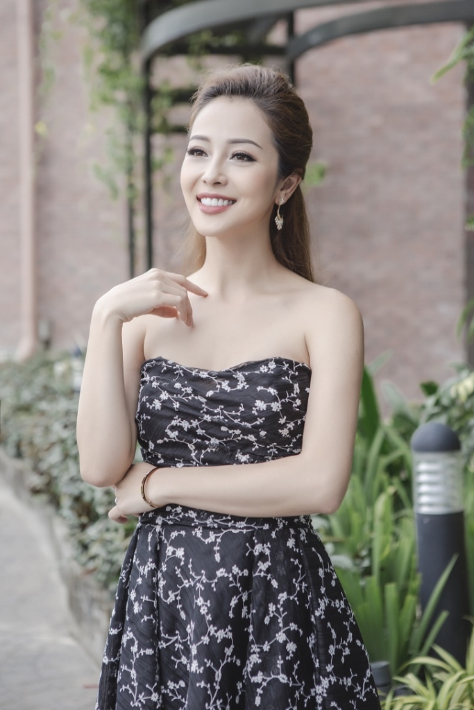 hoa hau jennifer pham lam giam khao thi nau an cung master chef viet nam