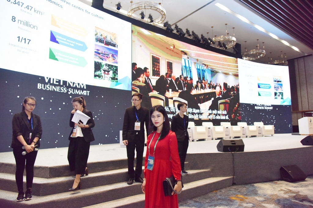 ca nhac si phuc anh tham du tuan le apec 2017 tai da nang