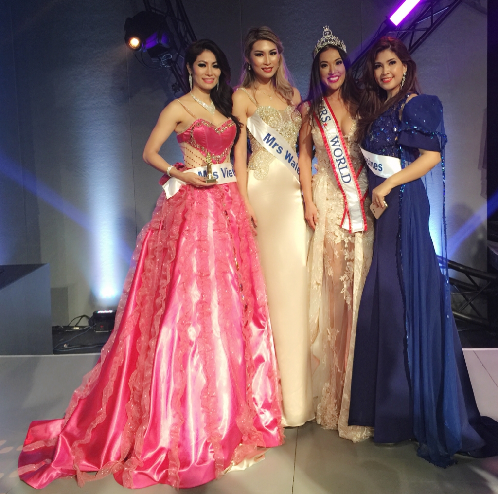 chinh chien tai nam phi hoa hau quy ba thu hanh lot top 12 mrs world 2017