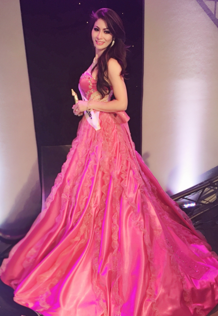 chinh chien tai nam phi hoa hau quy ba thu hanh lot top 12 mrs world 2017