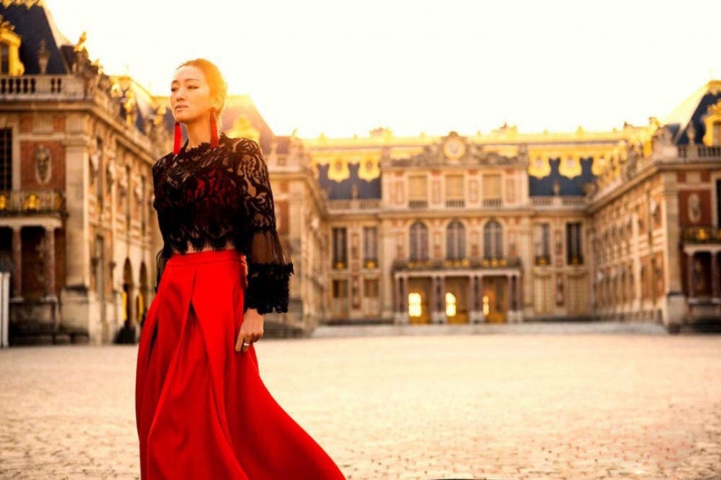 o tuoi 52 cung loi van cuon hut voi bo anh ruc ro