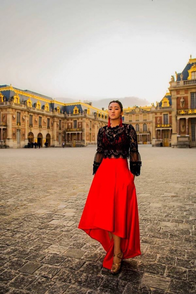 o tuoi 52 cung loi van cuon hut voi bo anh ruc ro