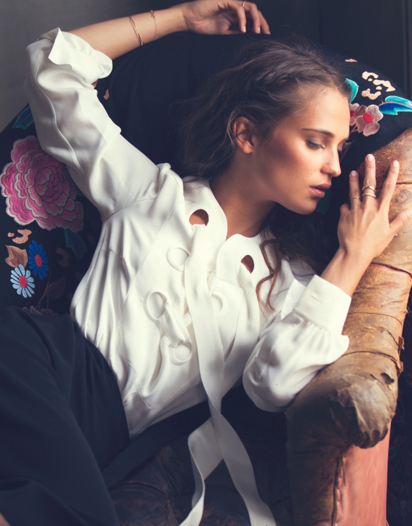 alicia vikander nang tom raider moi cua man anh rong