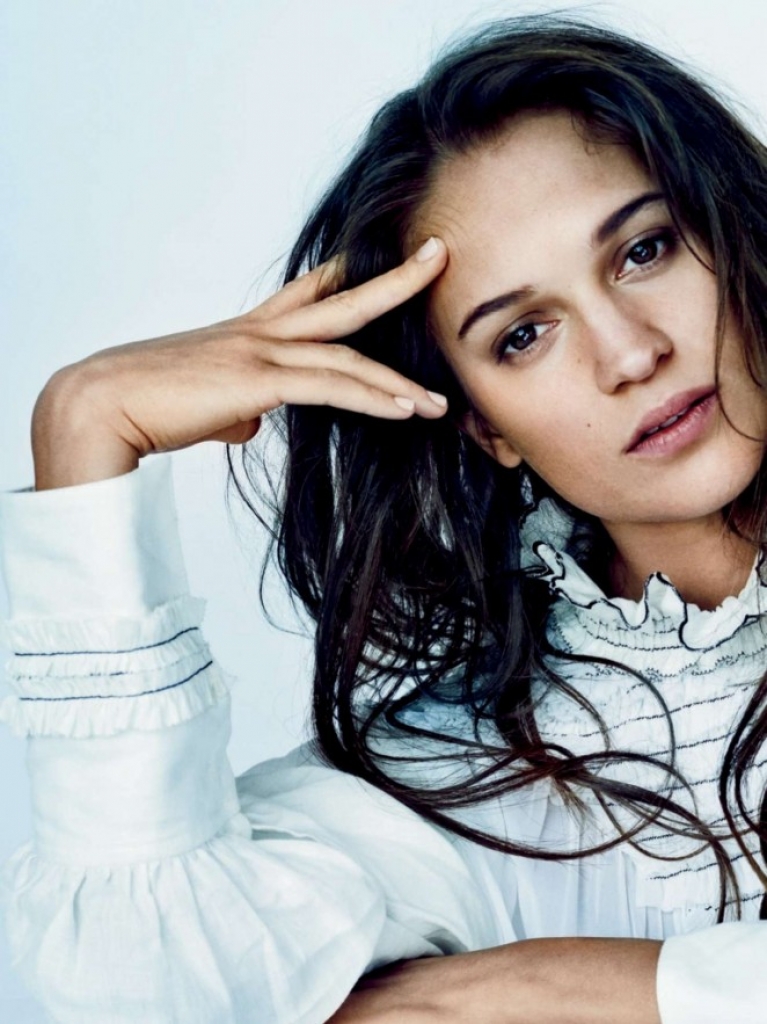 alicia vikander nang tom raider moi cua man anh rong