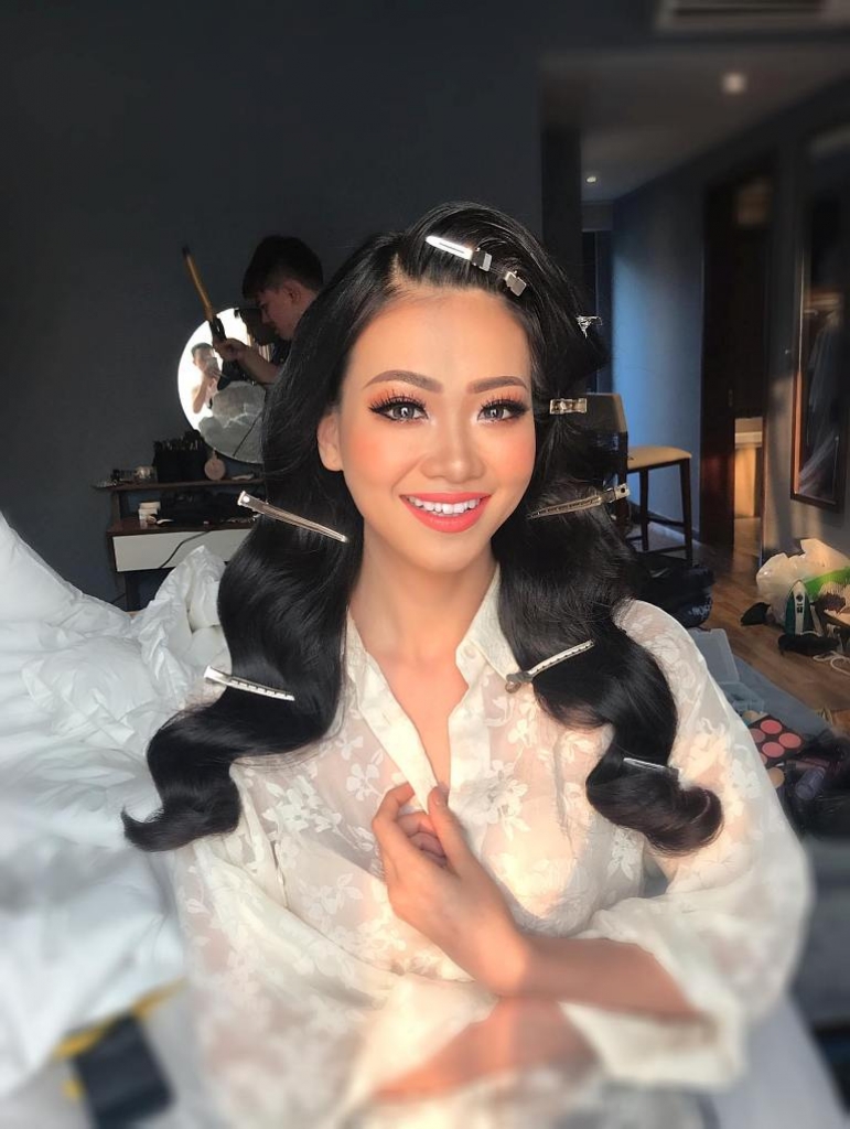 nguoi dep xu dua phuong khanh dang quang a hau bien viet nam toan cau 2018