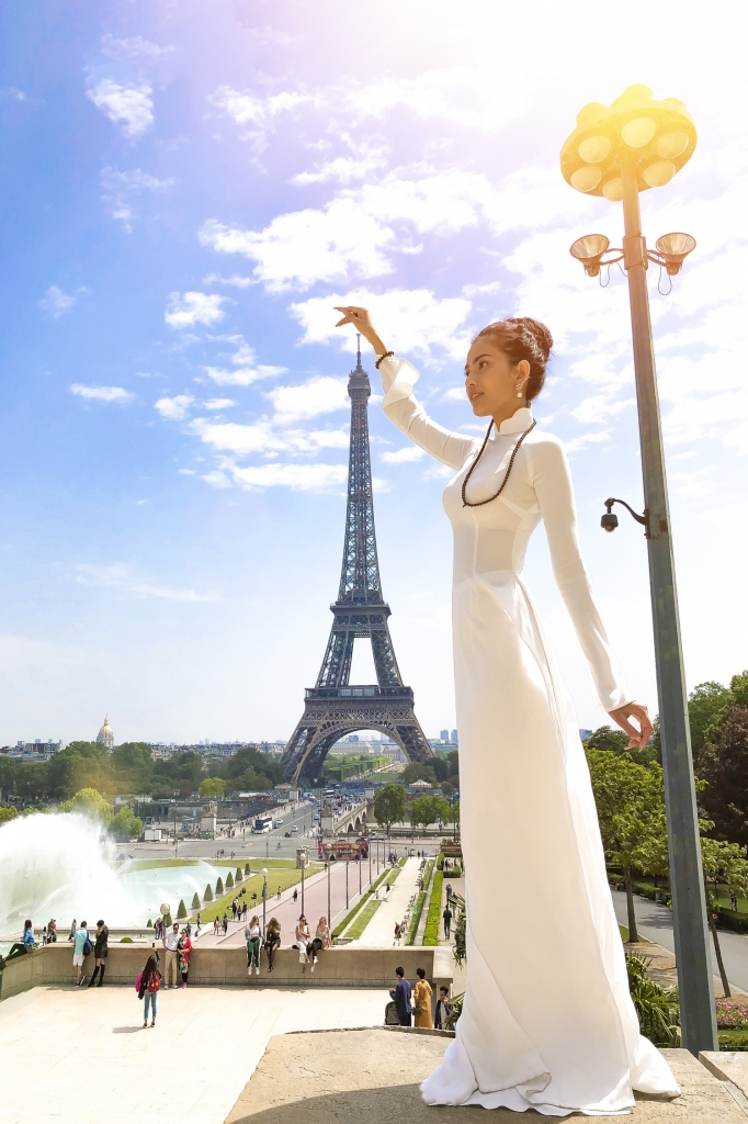 co may sai gon tu tin mang ao dai trang den paris