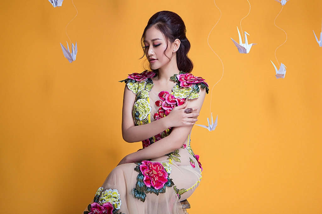 ha thuy anh day tam trang don valentine voi album ballad moi