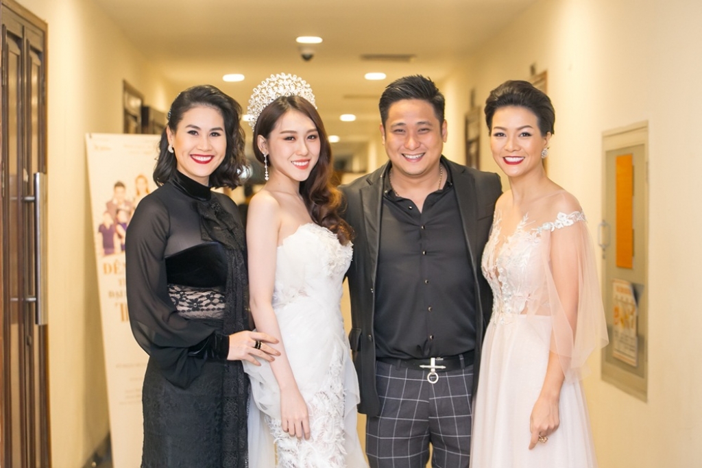 hoa hau hoang kim xuat hien rang ro lan dau lam giam khao tai cuoc thi nhan sac