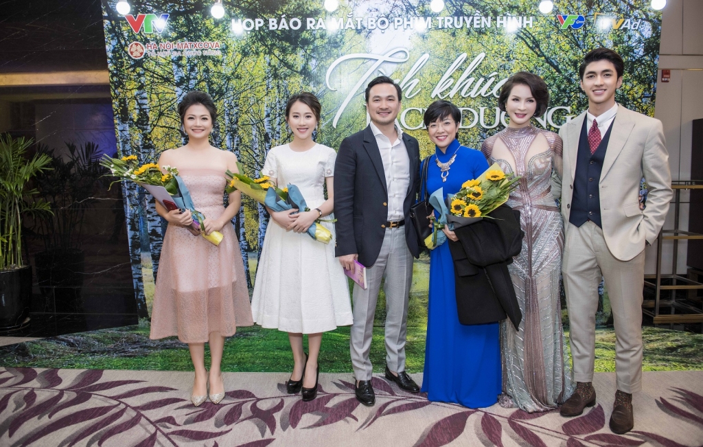 huynh hong loan khoe ve dep ngoc nu