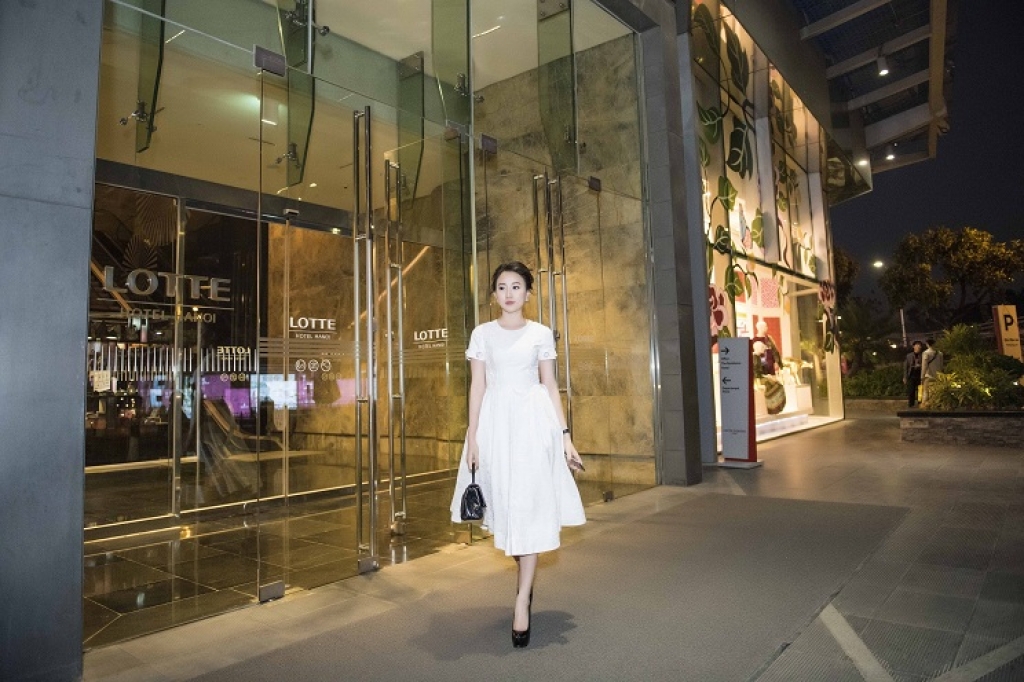 huynh hong loan khoe ve dep ngoc nu