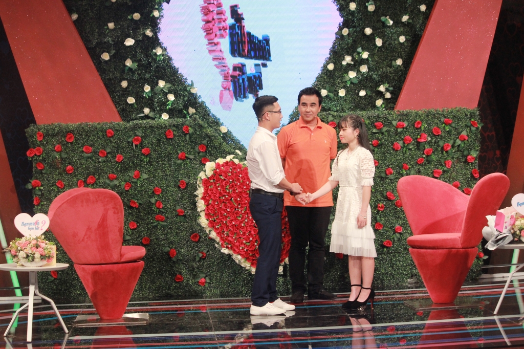 ban muon hen ho cau chuyen bat ngo dang sau viec chang trai 27 tuoi van ngu voi me