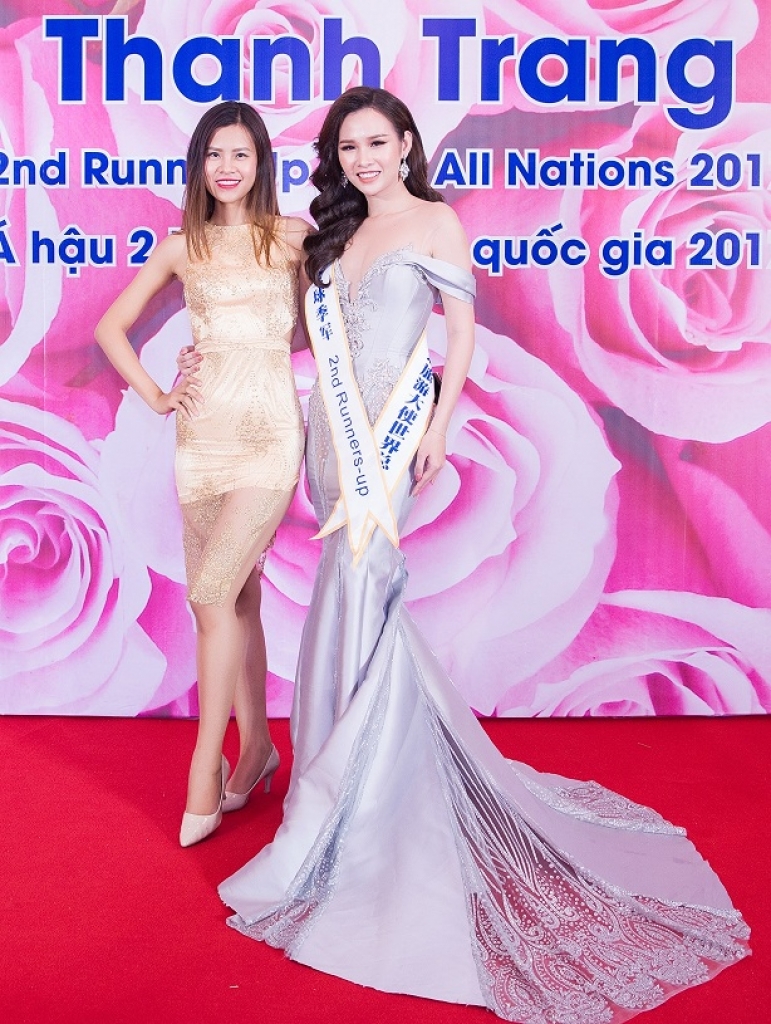 dan chan dai hoa hau hoan vu den chuc mung thanh trang dang quang a hau 2