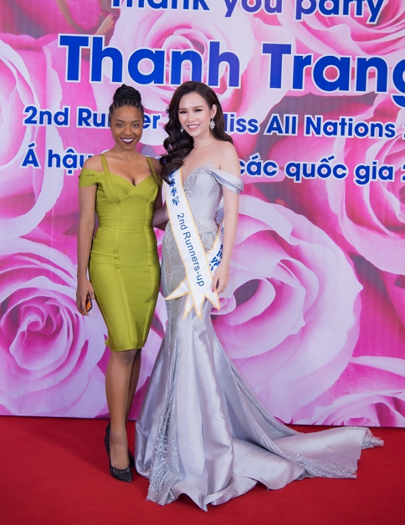 dan chan dai hoa hau hoan vu den chuc mung thanh trang dang quang a hau 2