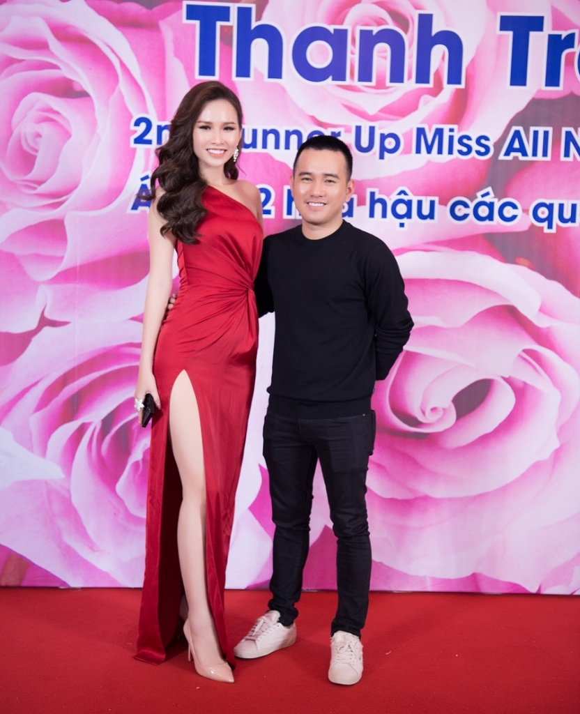 dan chan dai hoa hau hoan vu den chuc mung thanh trang dang quang a hau 2