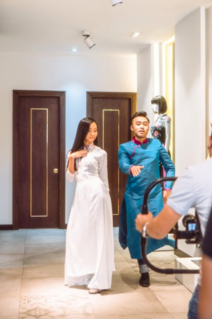 ngam suboi khac la trong trang phuc ao dai co truyen