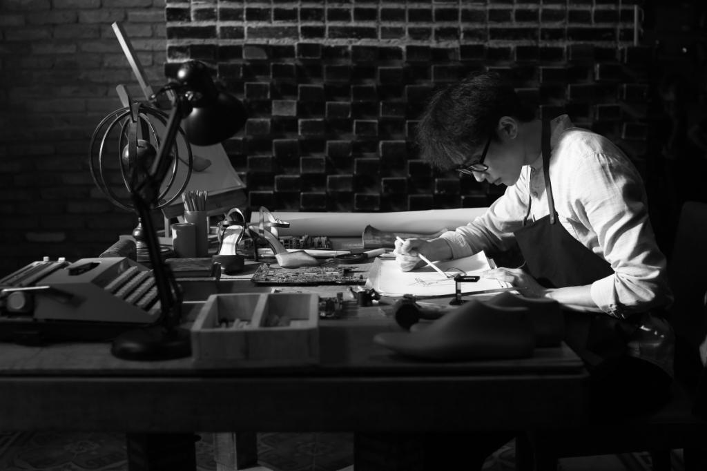 dan nguoi dep viet dung ngoi khong yen khi juno ra mat giay chong e trong dip ca thang tu