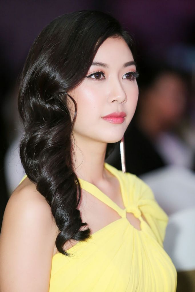 thuy van xuat hien rang ro tai su kien dien dan nu lanh dao quoc te