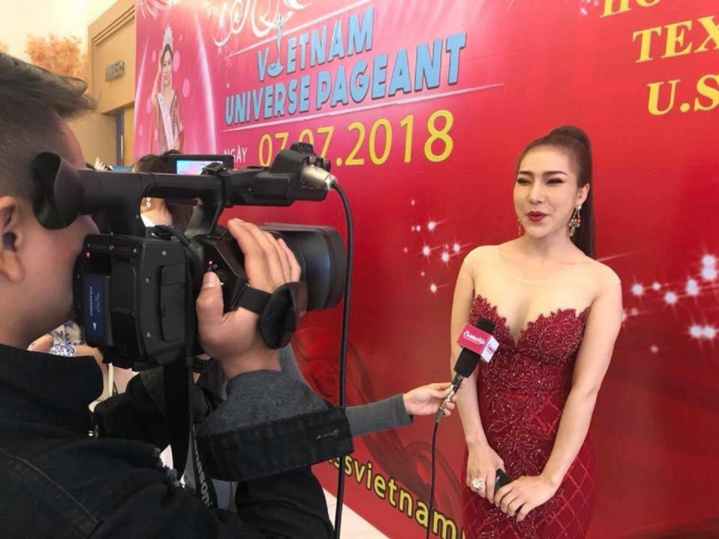 dan sao viet hao hung giao luu ve cuoc thi miss vietnam universe pageant tai hoa ky