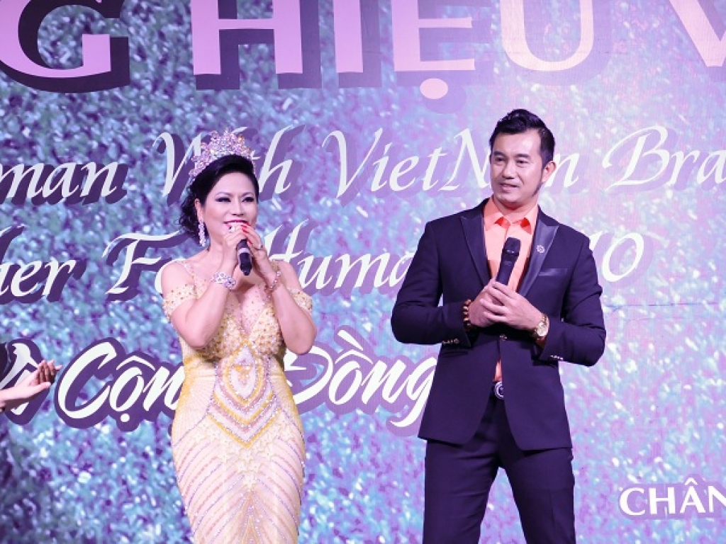 dan sao viet hao hung giao luu ve cuoc thi miss vietnam universe pageant tai hoa ky