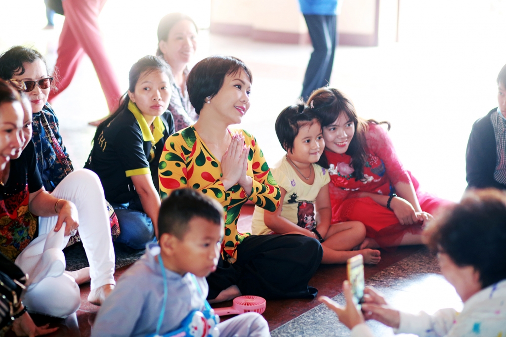 viet huong la lam trong mai toc ngan di hanh huong dau nam