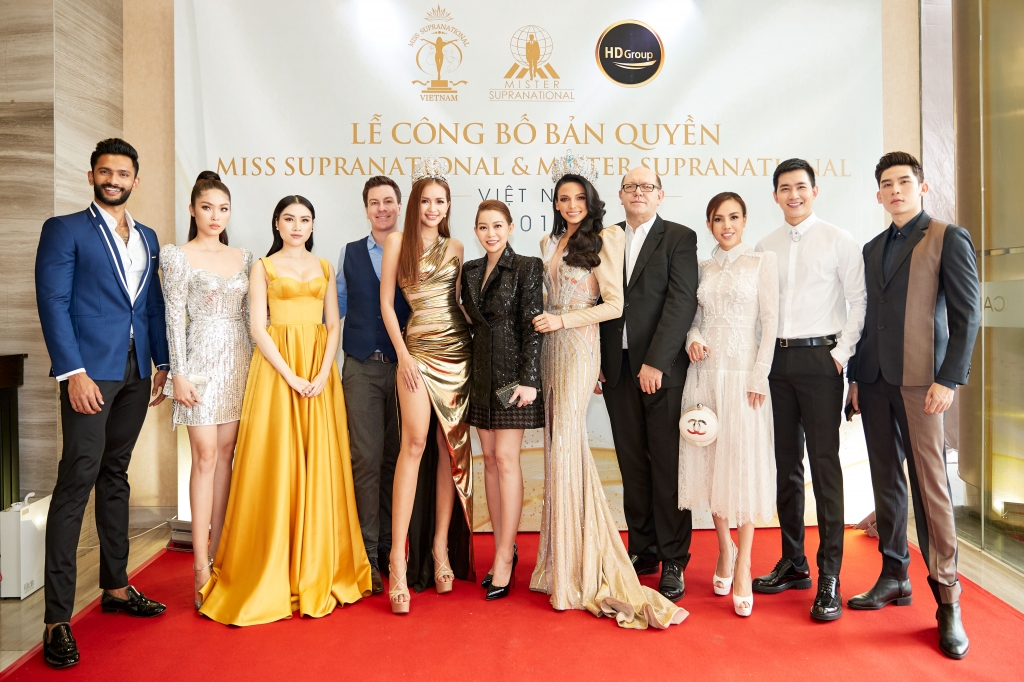 ngoc chau dien vay cat xe tao bao do dang cung hoa hau sieu quoc gia