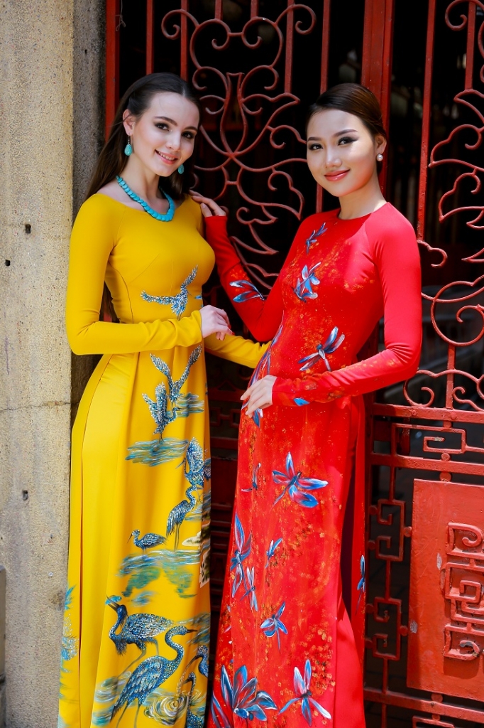 hoang thu thao mang tinh yeu ao dai den voi hoa hau dai su du lich the gioi