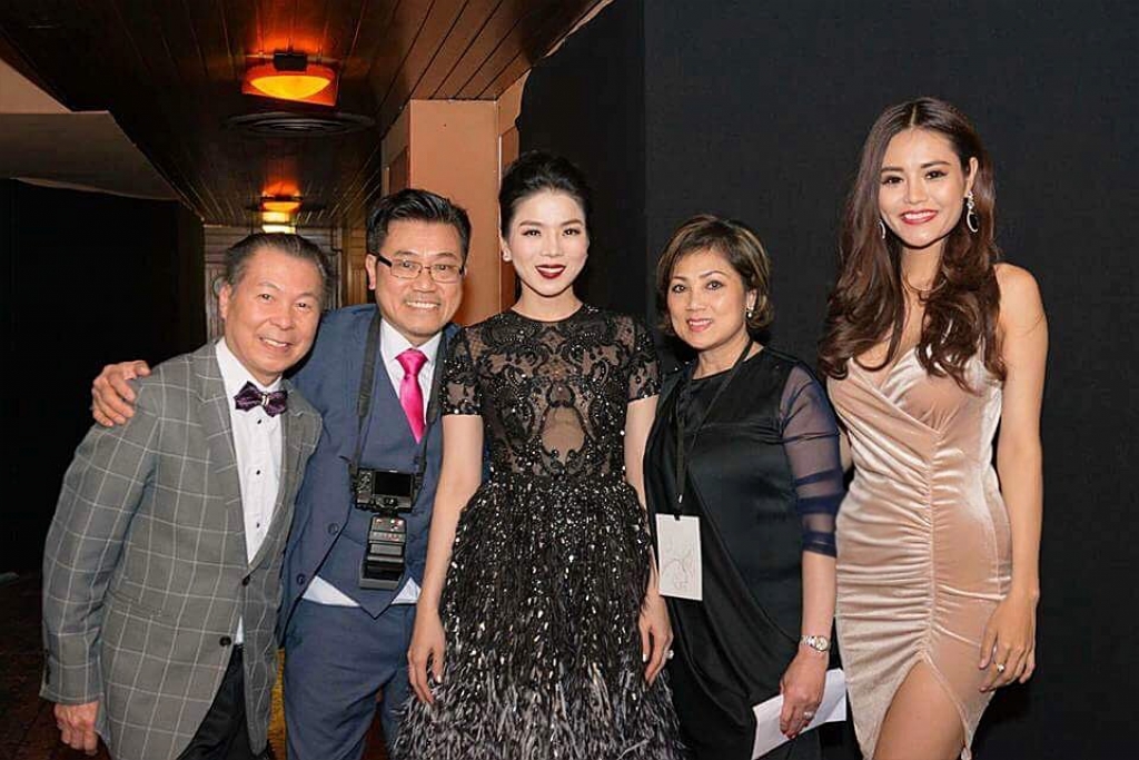 miss ao dai hieu hoa hanh phuc khi mang chuong sang danh xu nguoi