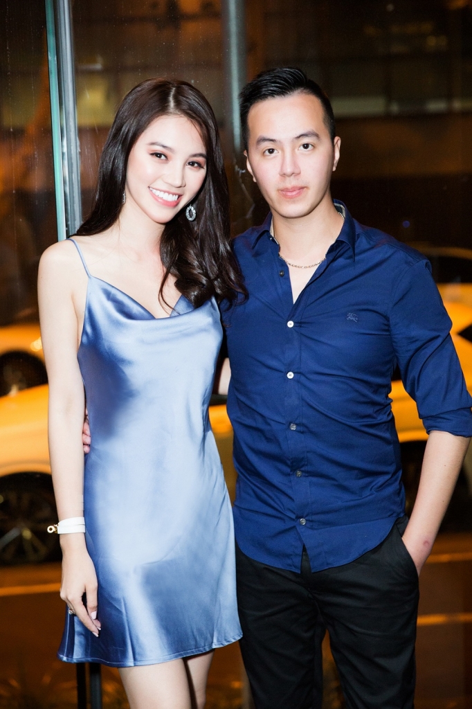 hoa hau jolie nguyen ve uc don sinh nhat muon cung me va anh trai