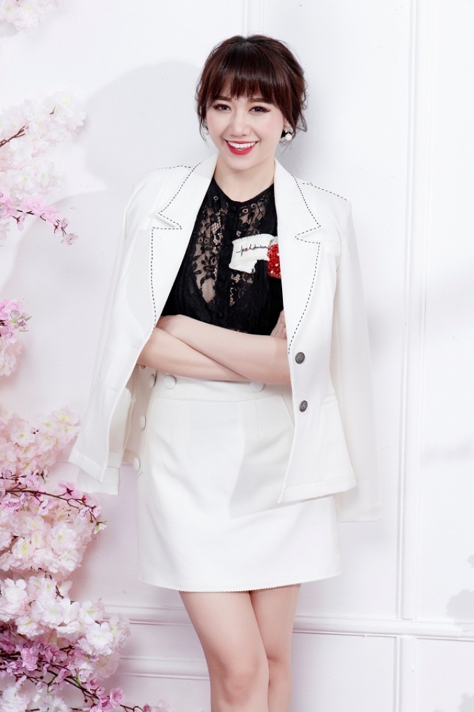 hari won khoe dang voi phong cach thanh lich nu tinh