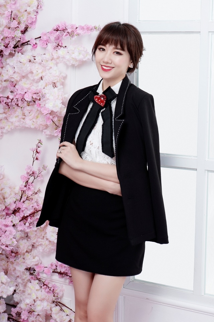 hari won khoe dang voi phong cach thanh lich nu tinh