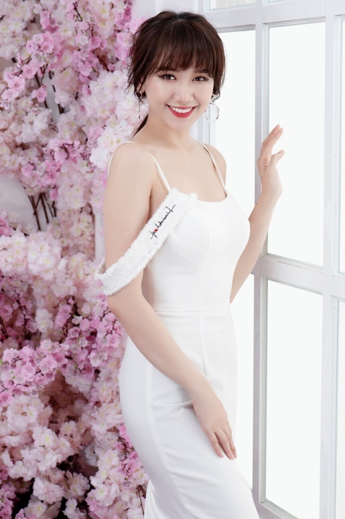 hari won khoe dang voi phong cach thanh lich nu tinh