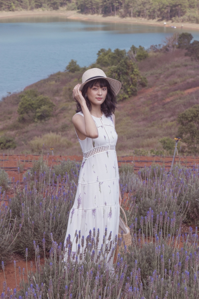 ha vy dep suong khoi trong mua oai huong