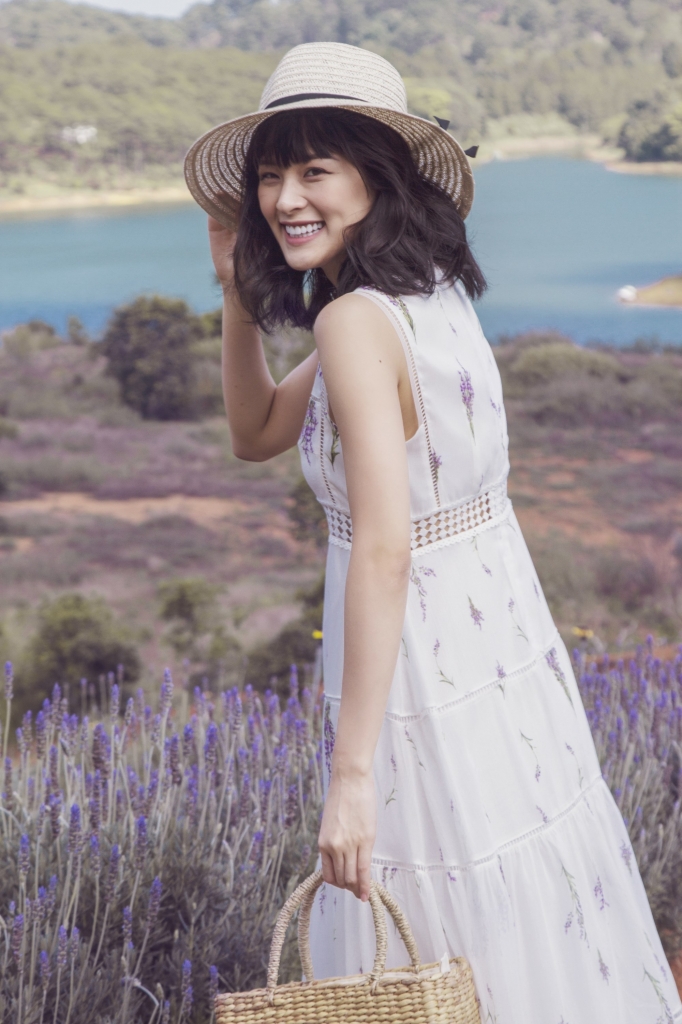 ha vy dep suong khoi trong mua oai huong