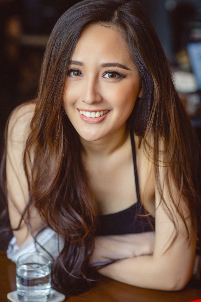 mai phuong thuy 12 nam sau khi dang quang hoa hau viet nam