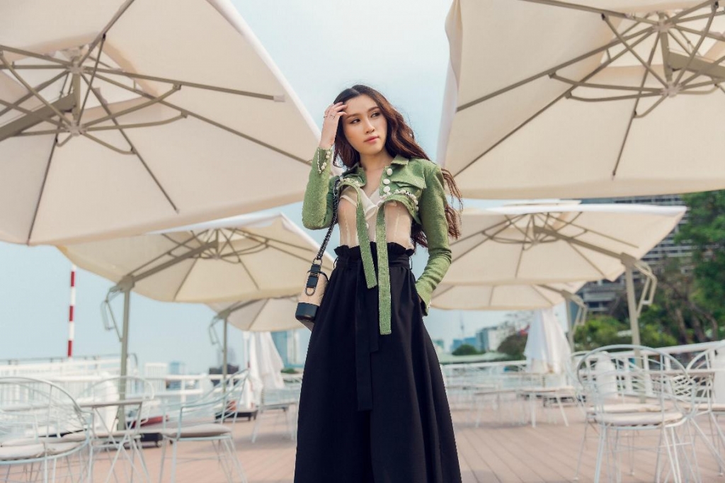 thanh thanh huyen khoe chat thoi trang street style sanh dieu don he