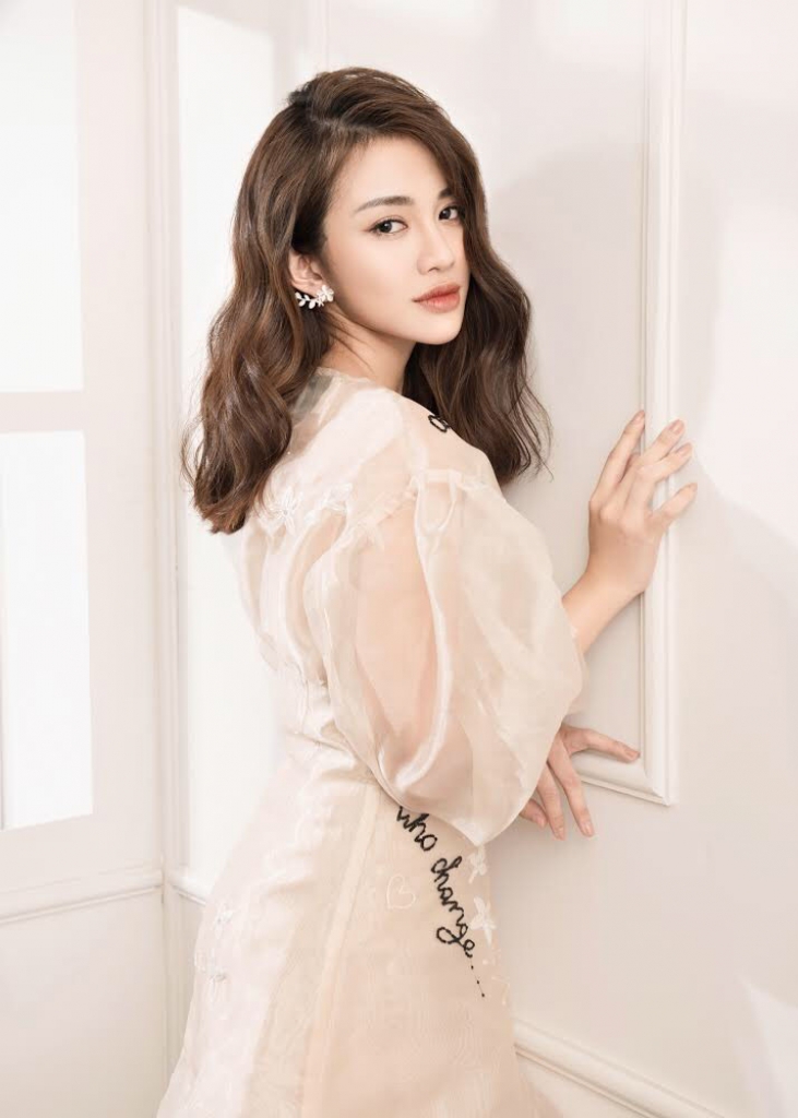 thien nga ngot ngao e ap tua doa hoa hong trong bo anh moi