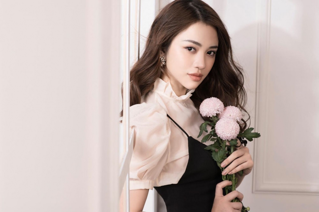 thien nga ngot ngao e ap tua doa hoa hong trong bo anh moi