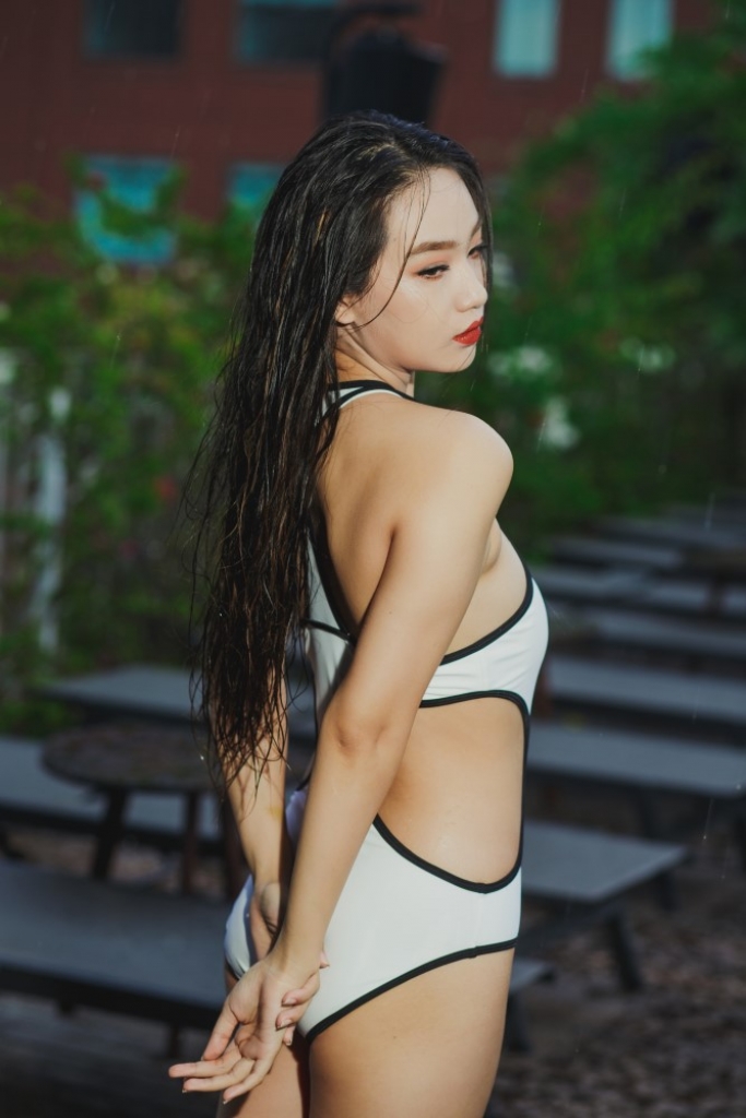 song ngu khoe bo hinh nong bong cung quyet tam chinh phuc guong mat dien anh nam nay