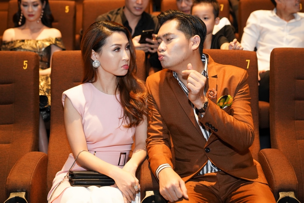minh luan than mat voi nguoi tinh man anh
