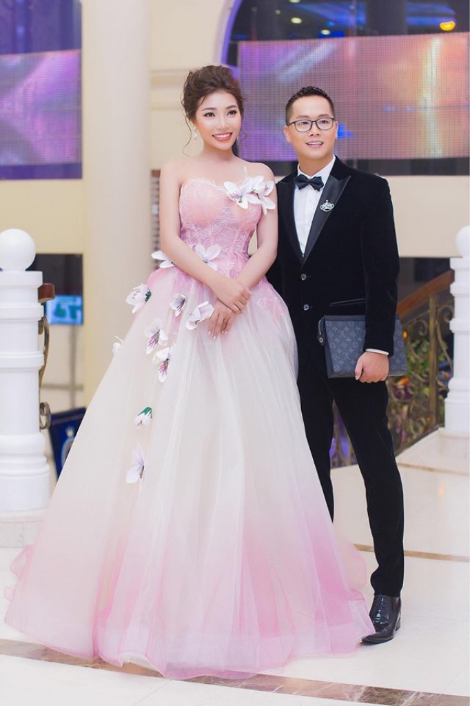 Hoa hậu nhân ái Linh Huỳnh hóa nàng công chúa trong thiết kế ngập sắc hoa hoa hau nhan ai linh huynh hoa nang cong chua trong thiet ke ngap sac hoa