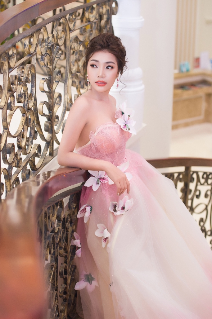 hoa hau nhan ai linh huynh hoa nang cong chua trong thiet ke ngap sac hoa