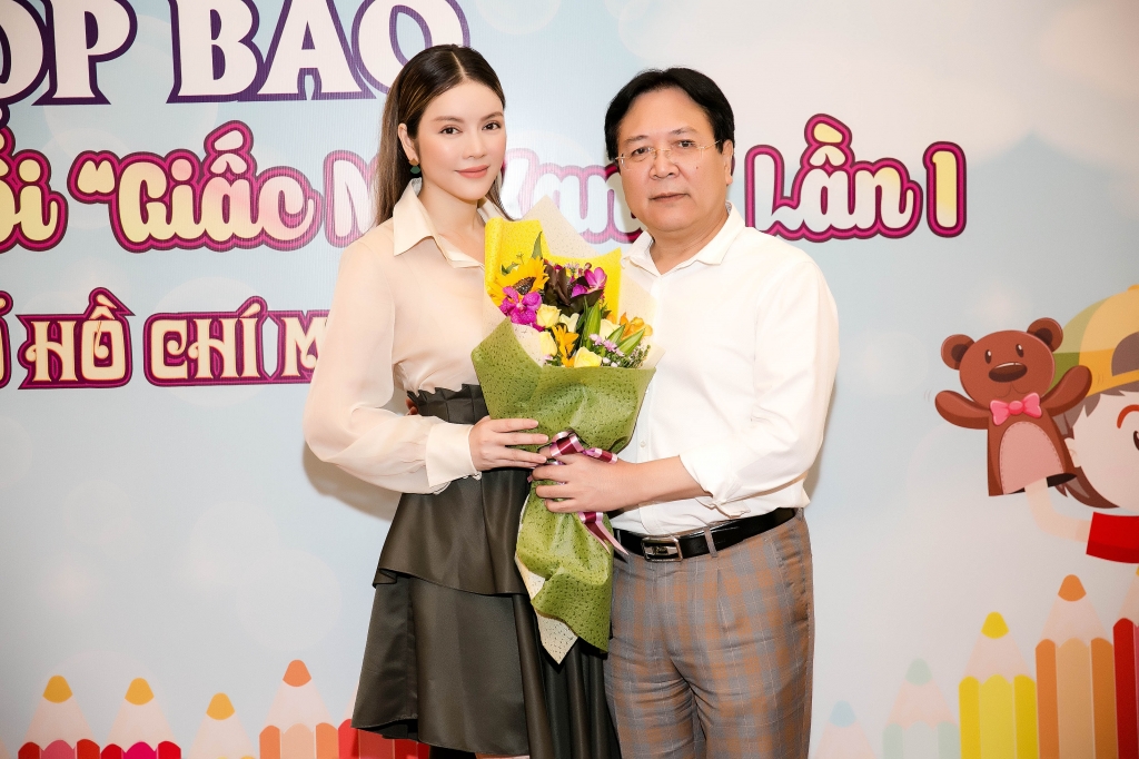 lanh su danh du rumani ly nha ky hao hung voi nghe thuat truyen thong