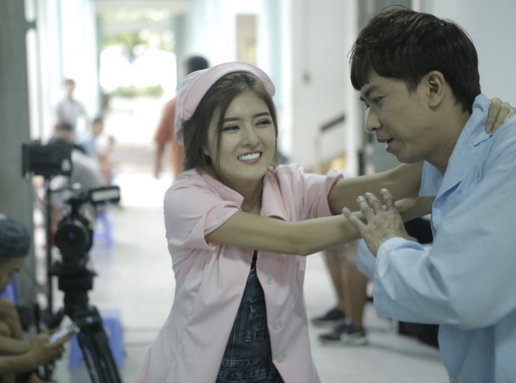 ho viet trung va hotgirl lilly luta phim gia tinh that