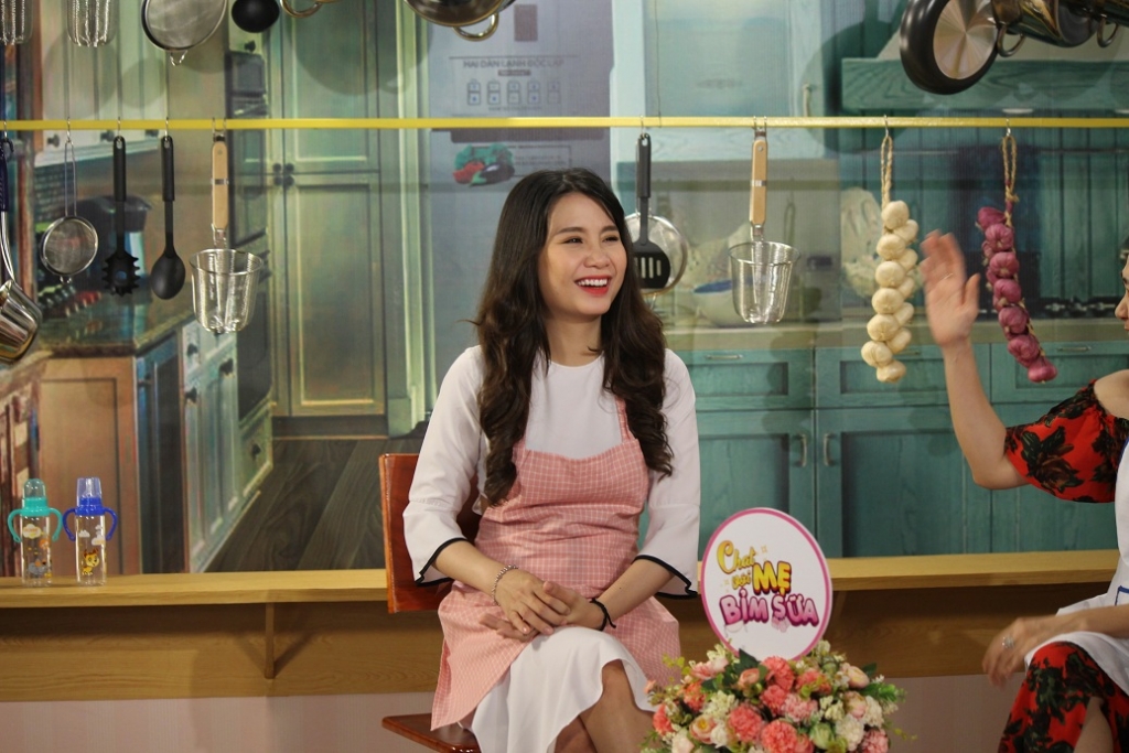Thanh Thảo Hugo rủ rê hot Vlogger Thanh Trần kể chuyện làm vợ, làm mẹ trên sóng truyền hình thanh thao hugo ru re hot vlogger thanh tran ke chuyen lam vo lam me tren song truyen hinh